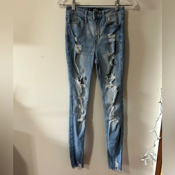 Hollister Ripped  Skinny Jeans‎ - Picture 1 of 4